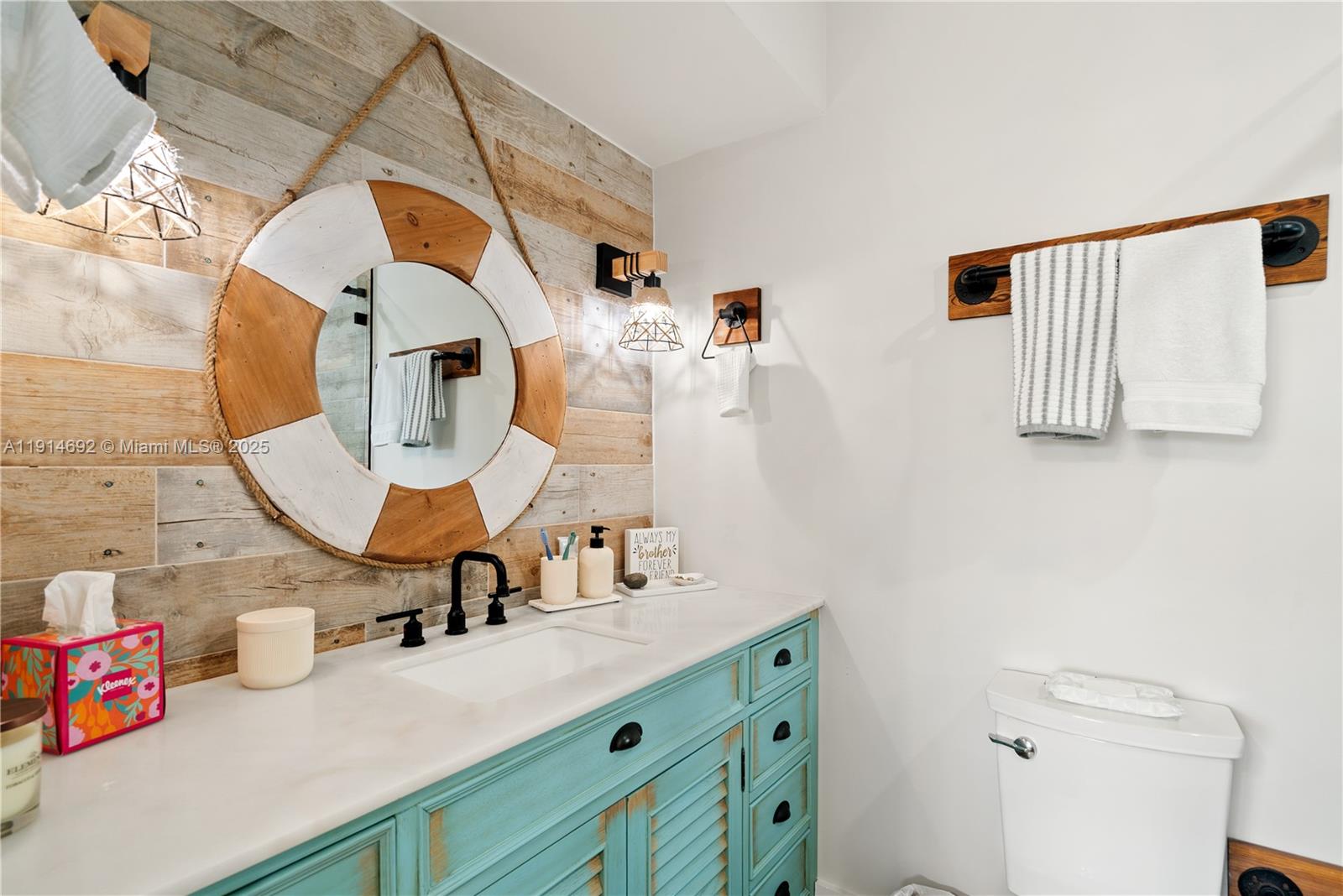 PORT LARGO - Residential Income