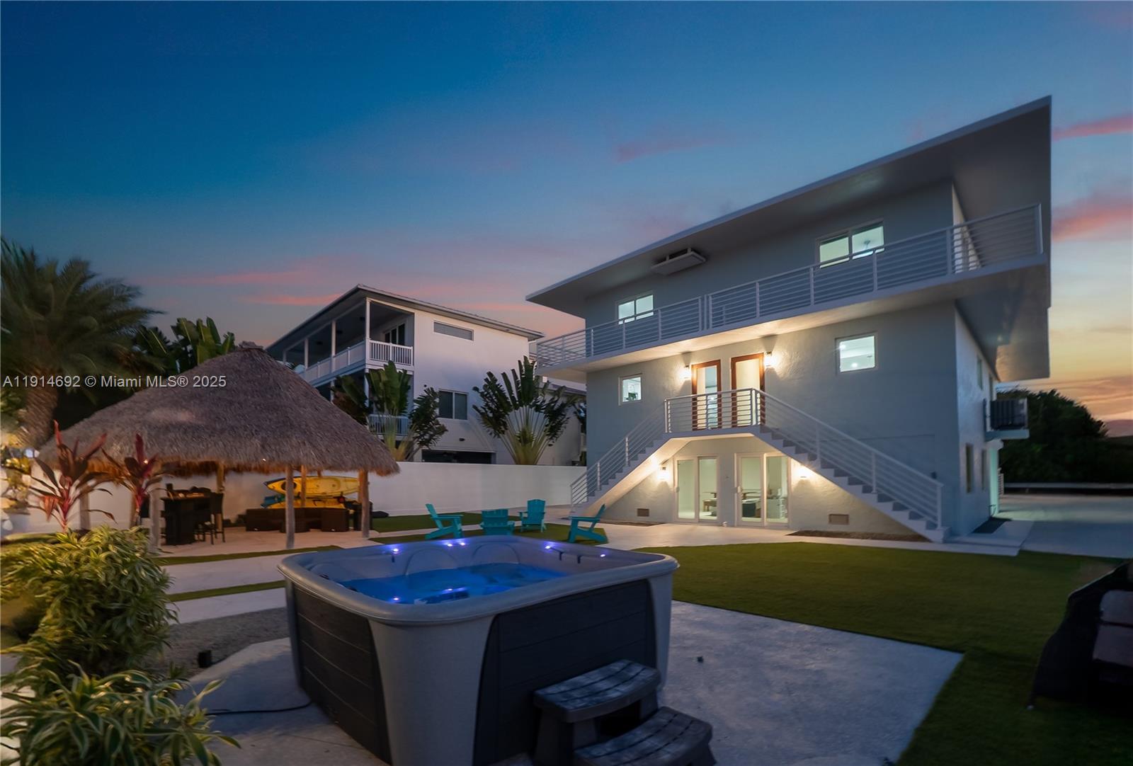 PORT LARGO - Residential Income