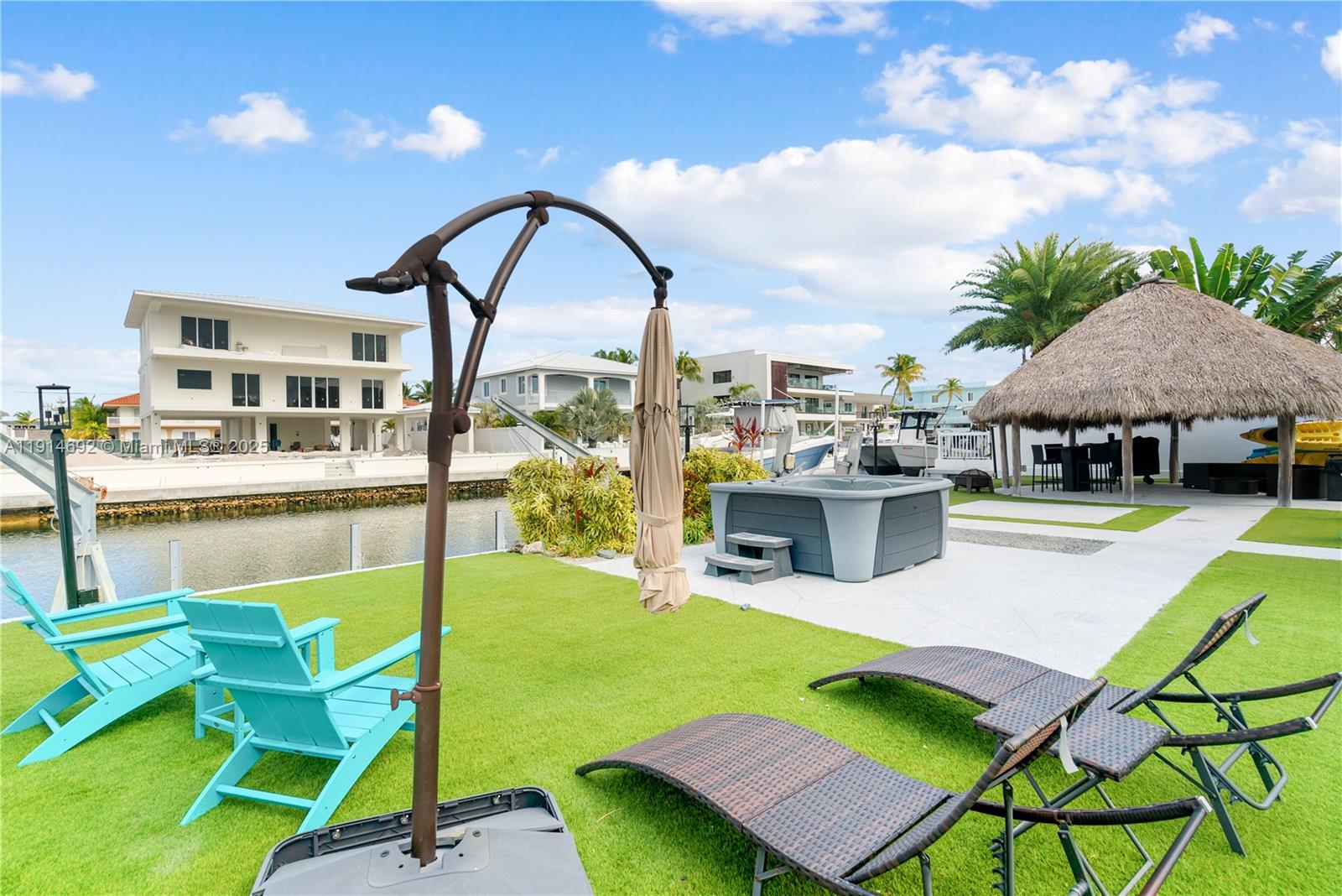 PORT LARGO - Residential Income