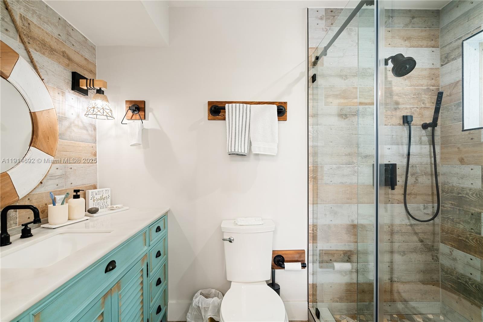 PORT LARGO - Residential Income