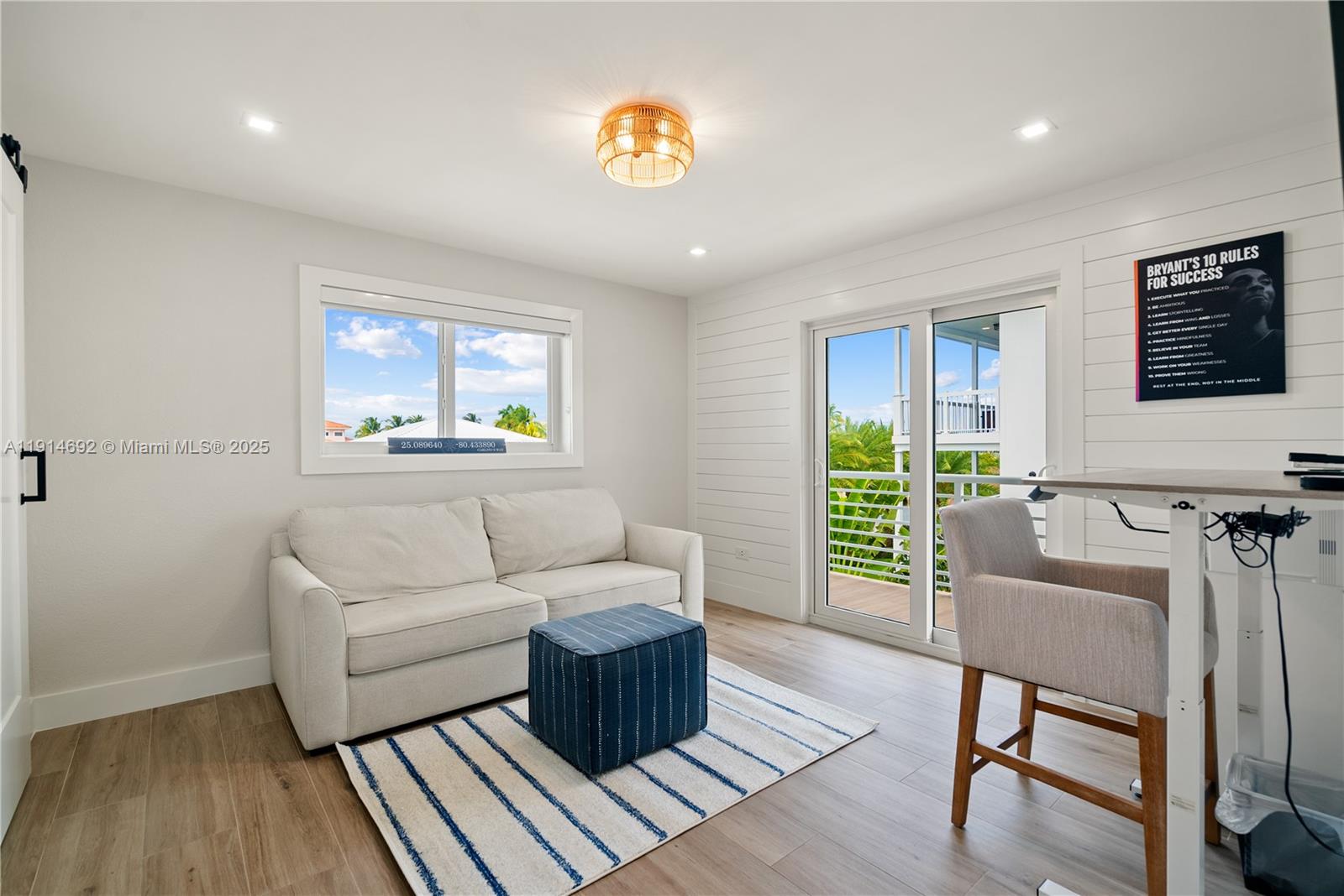 PORT LARGO - Residential Income