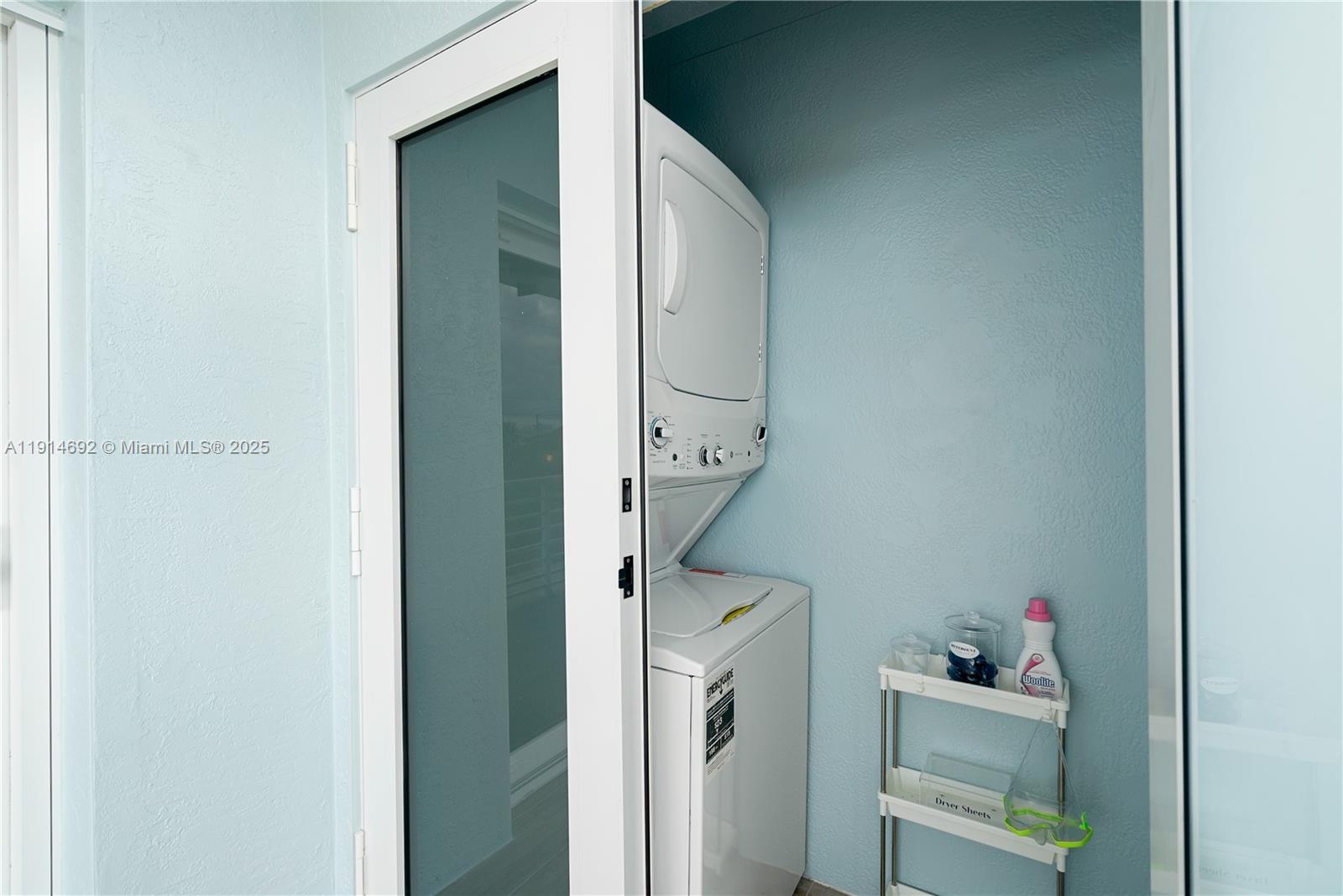 PORT LARGO - Residential Income