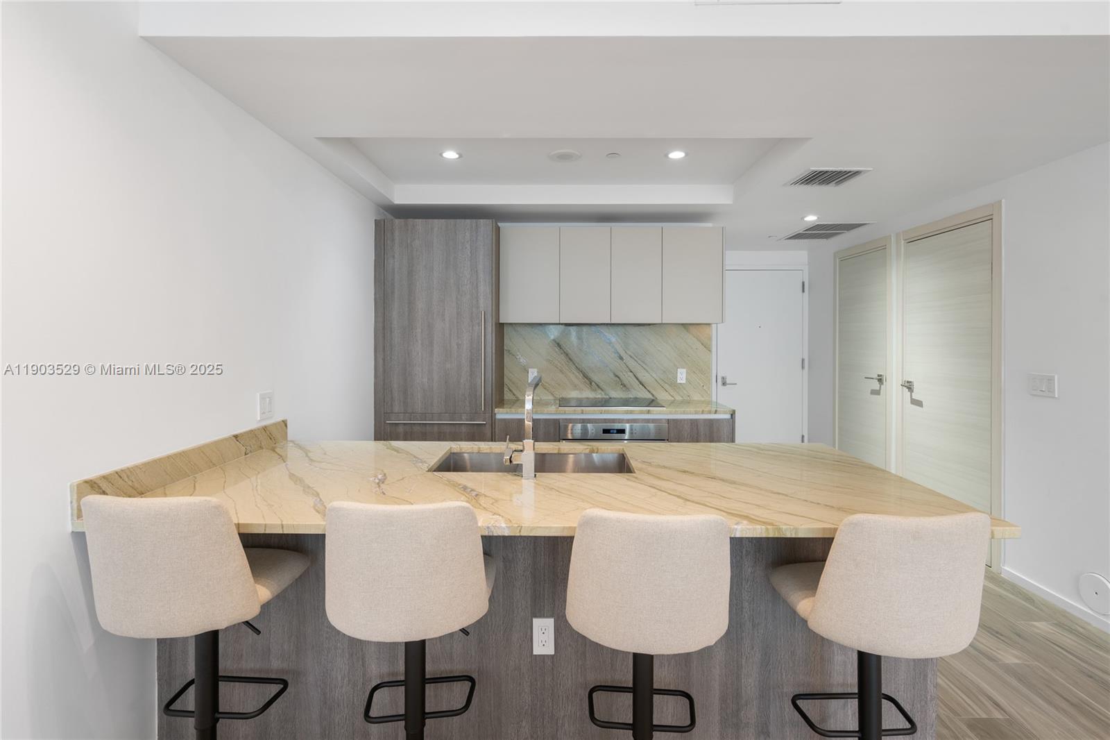 SLS Lux - Residential Lease