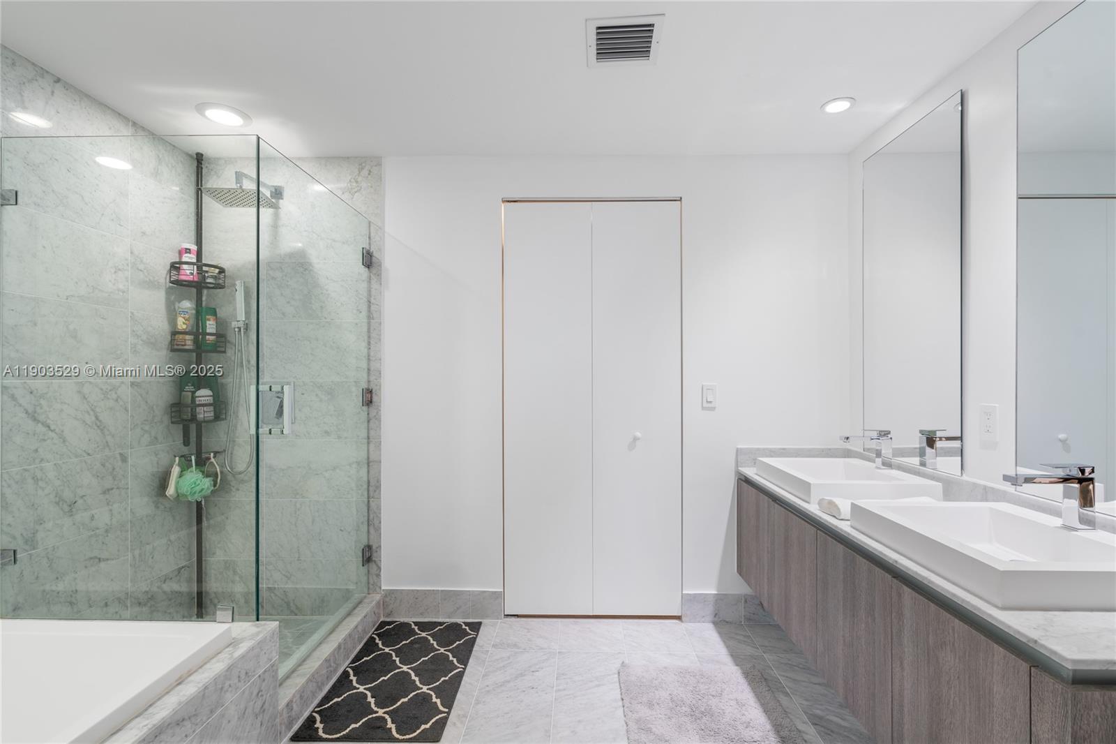 SLS Lux - Residential Lease