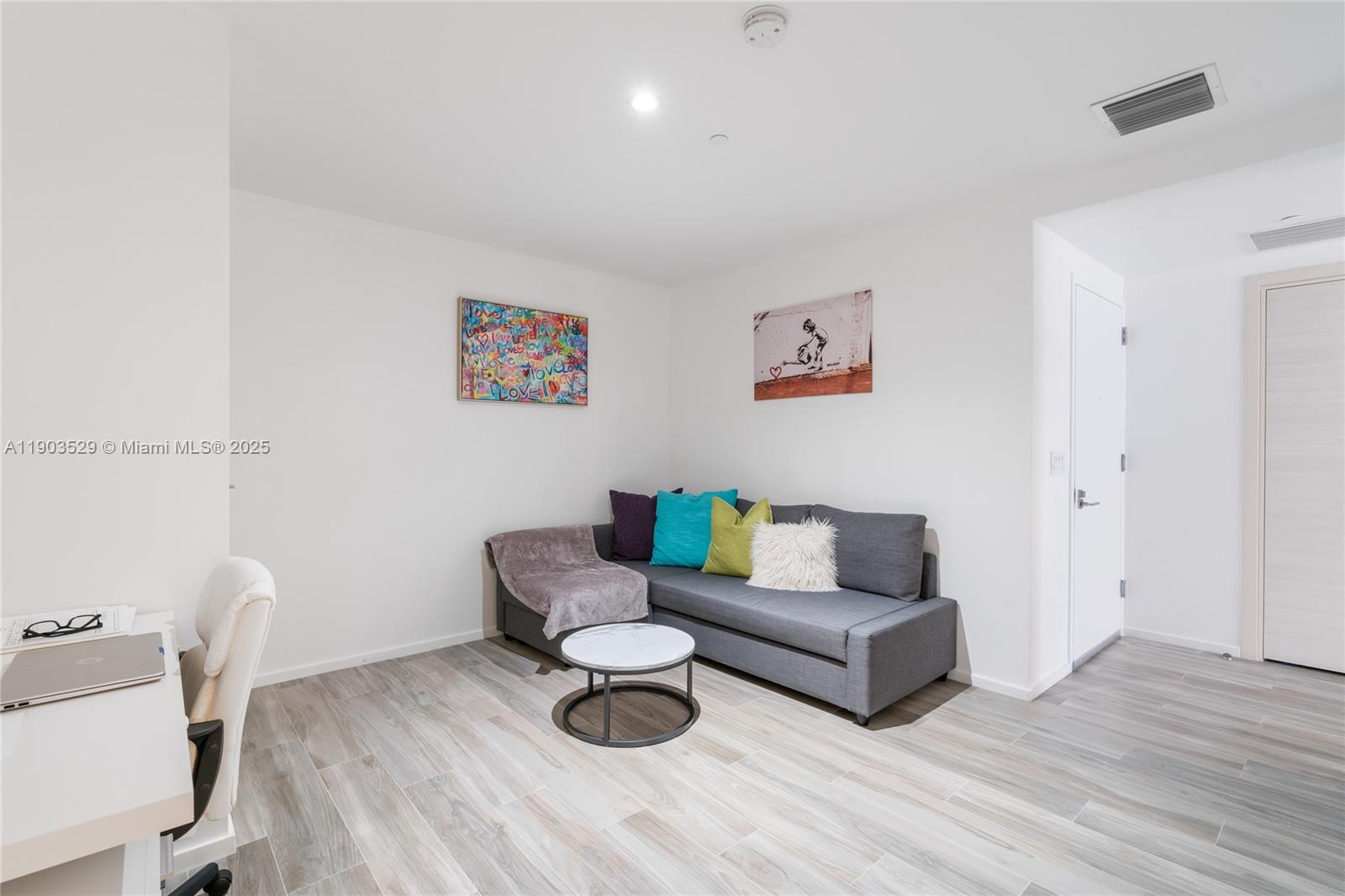 SLS Lux - Residential Lease