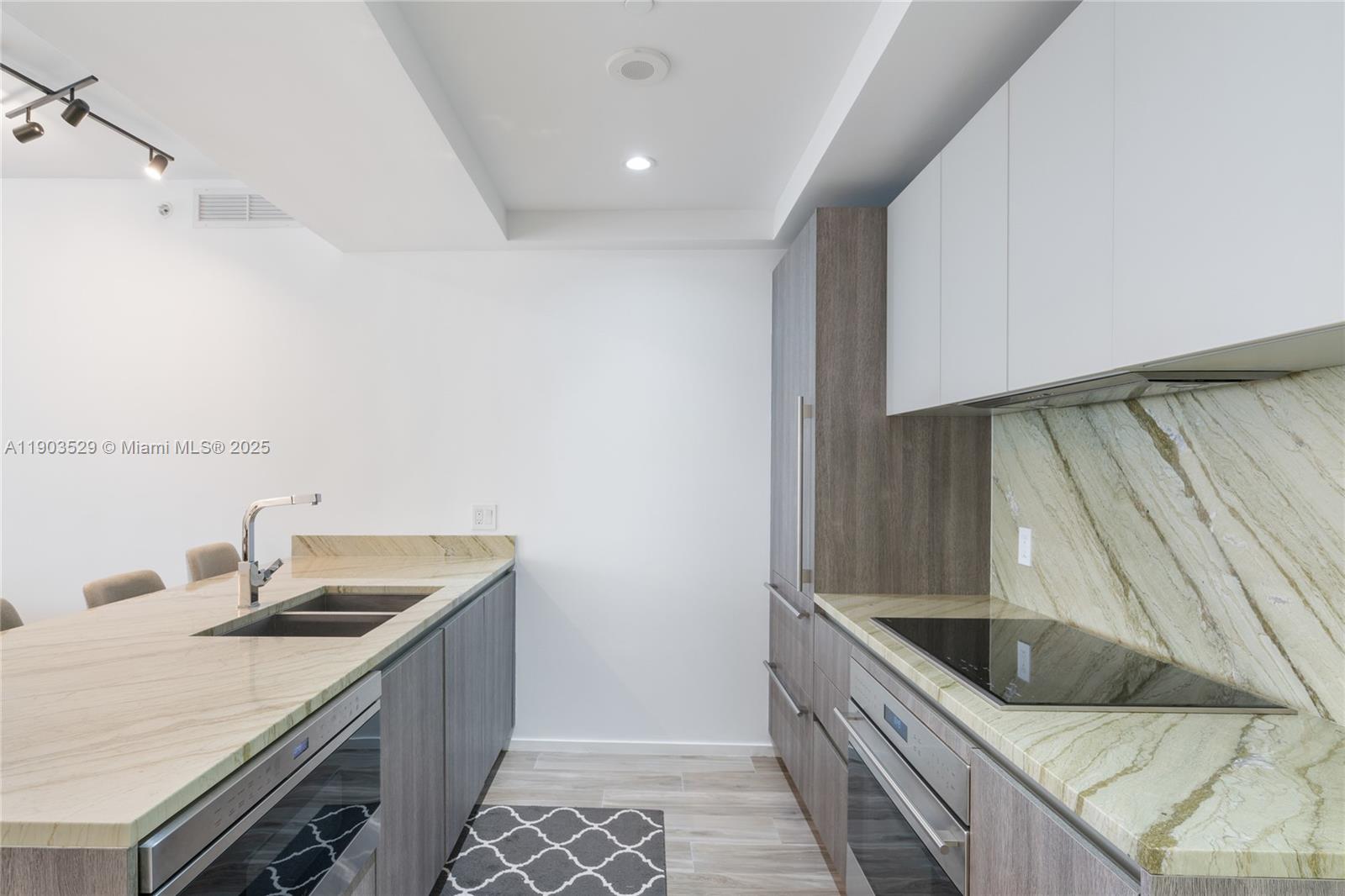 SLS Lux - Residential Lease