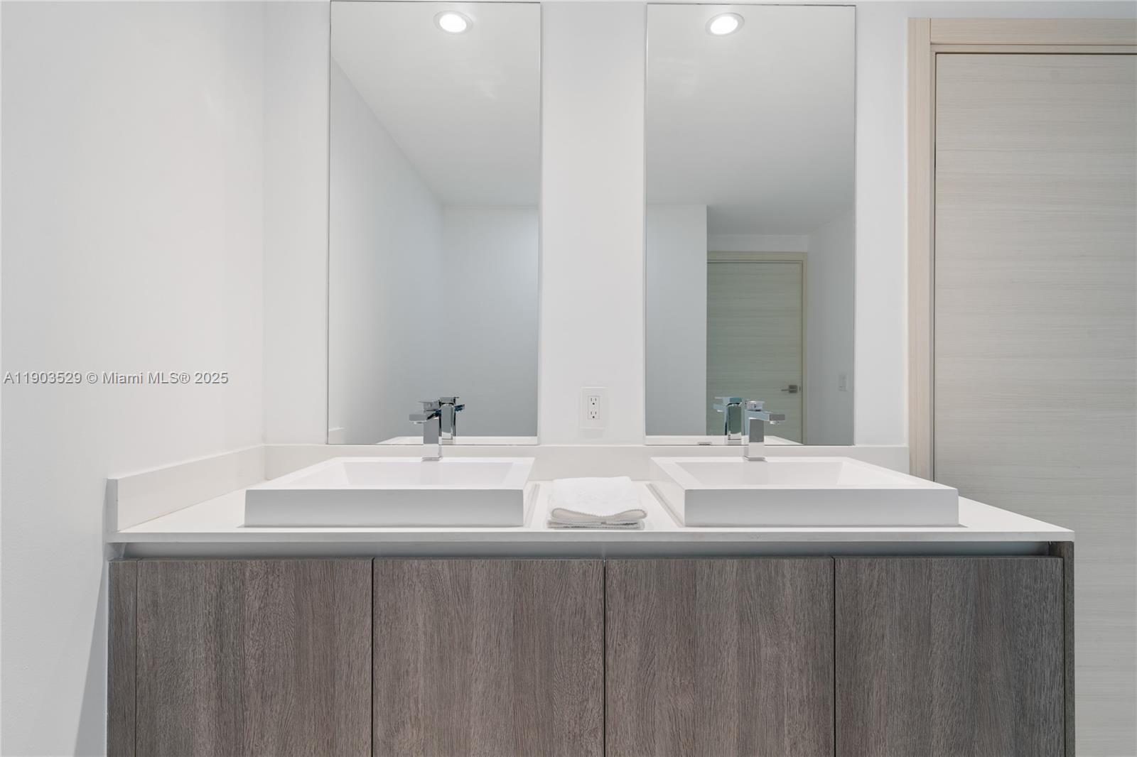 SLS Lux - Residential Lease