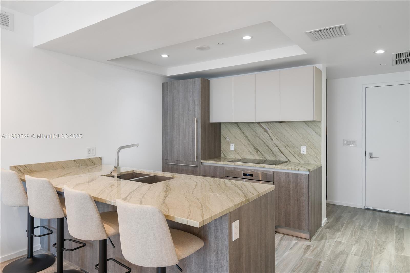 SLS Lux - Residential Lease