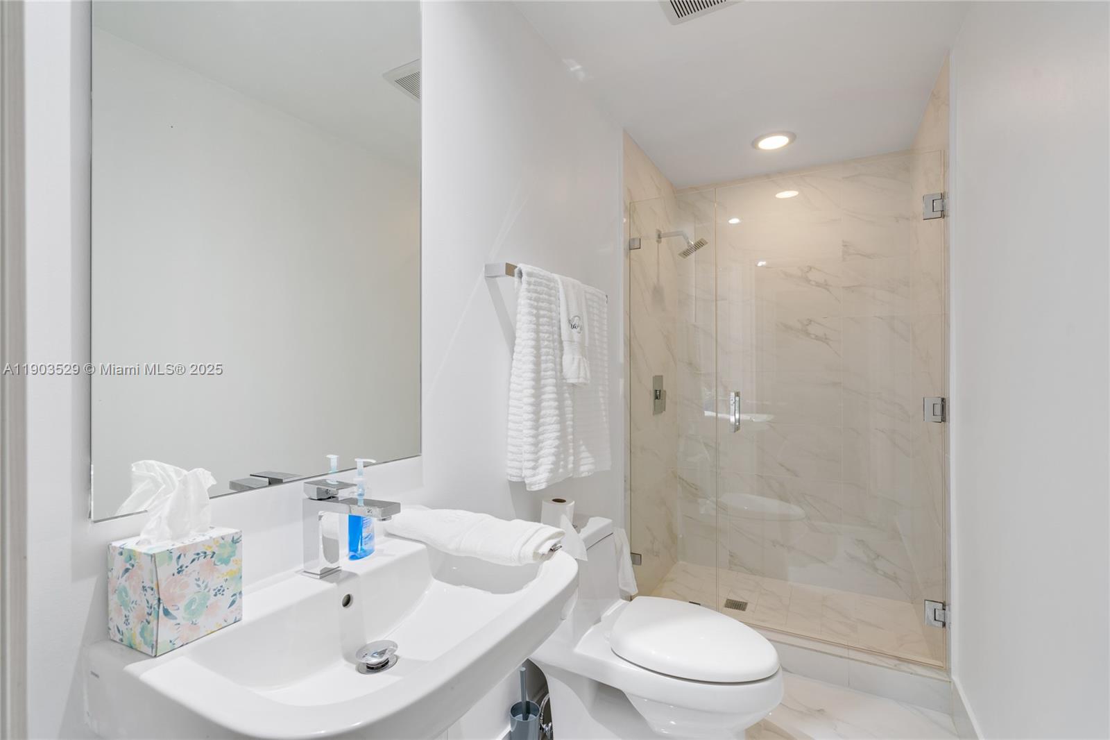 SLS Lux - Residential Lease