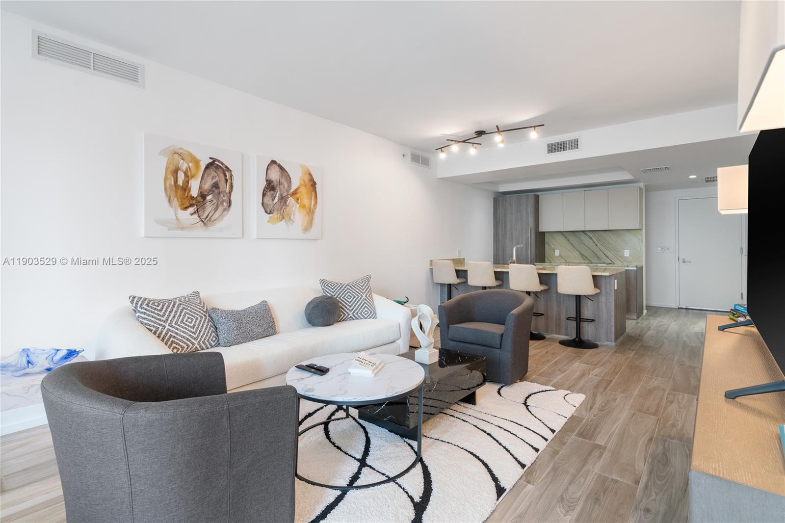 SLS Lux - Residential Lease