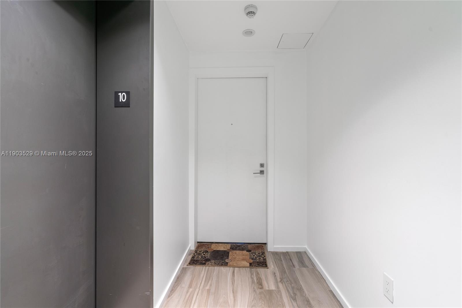 SLS Lux - Residential Lease