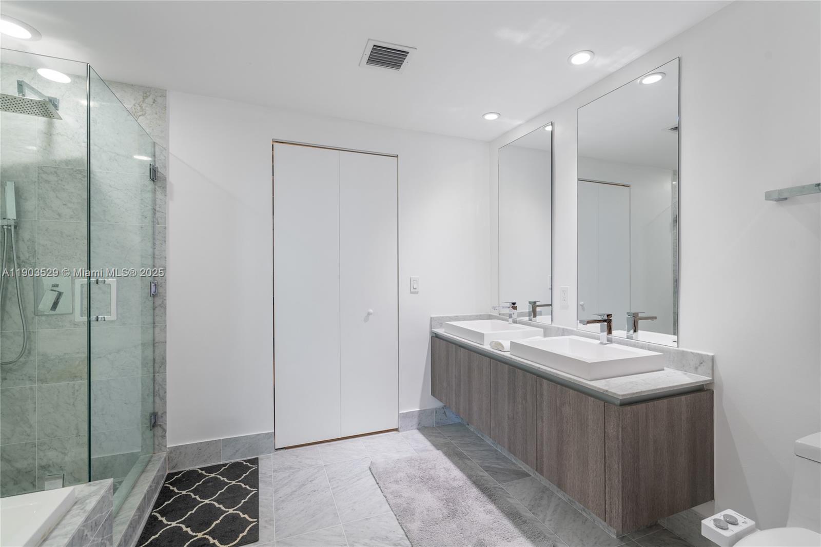 SLS Lux - Residential Lease