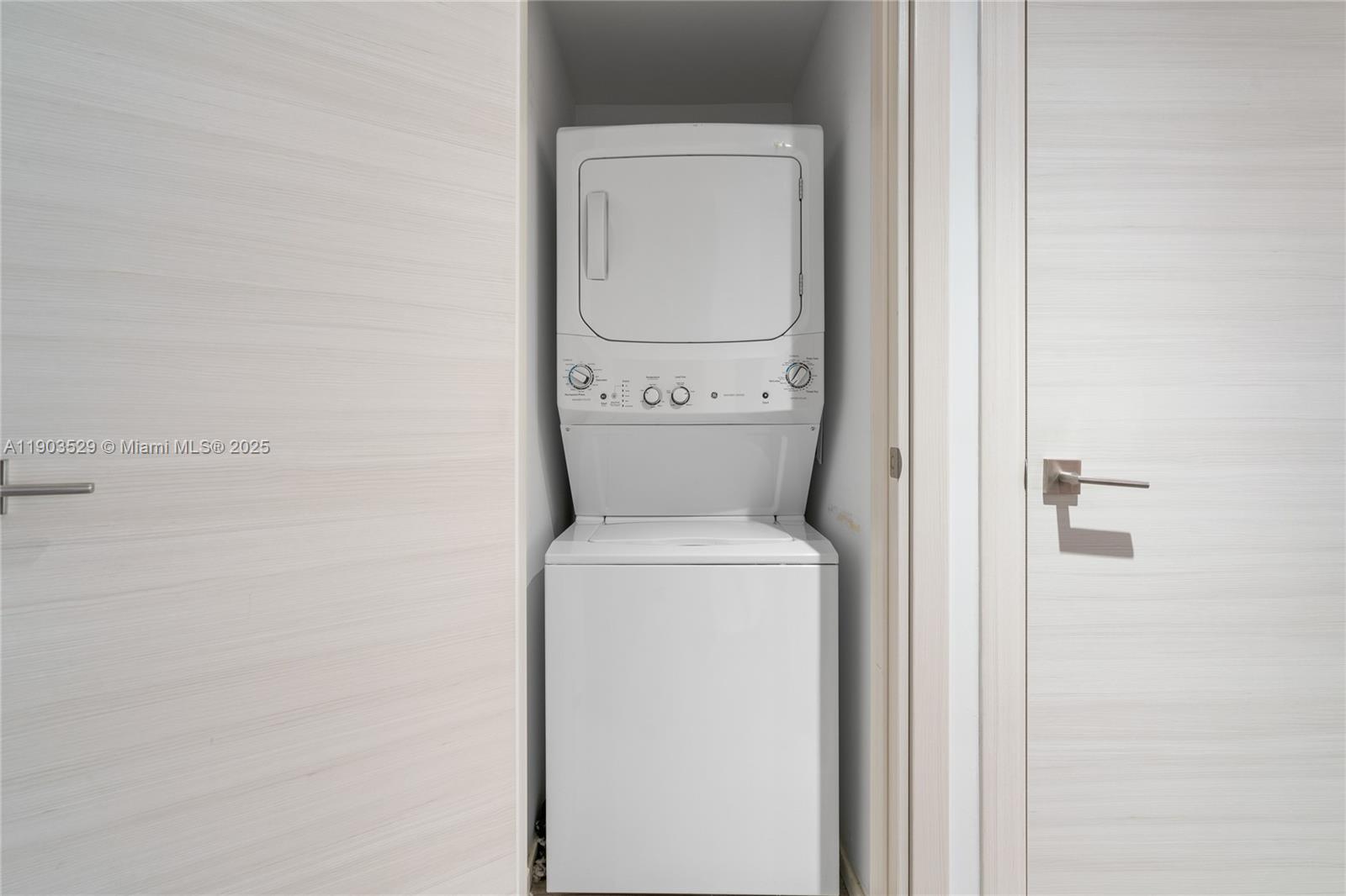 SLS Lux - Residential Lease