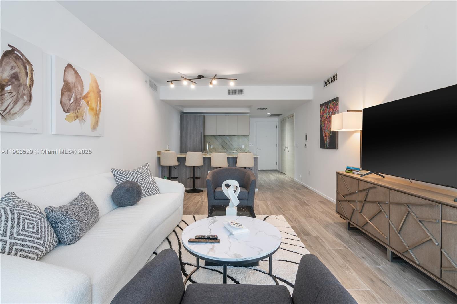 SLS Lux - Residential Lease