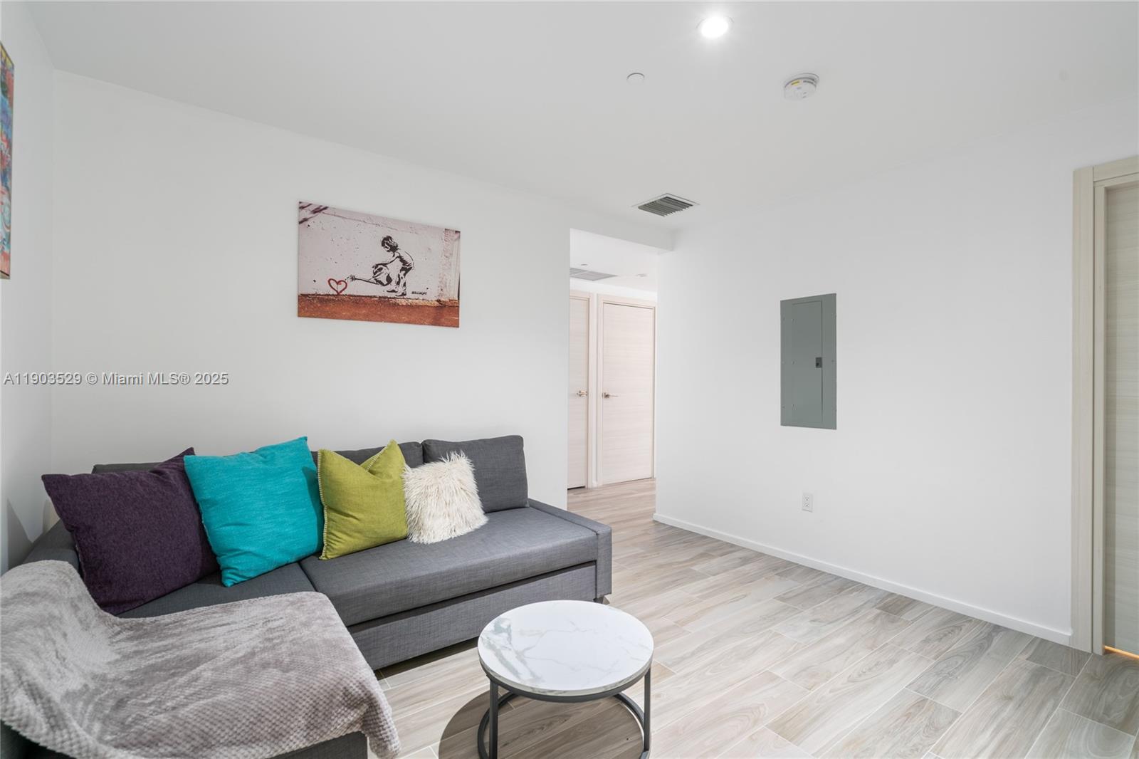 SLS Lux - Residential Lease