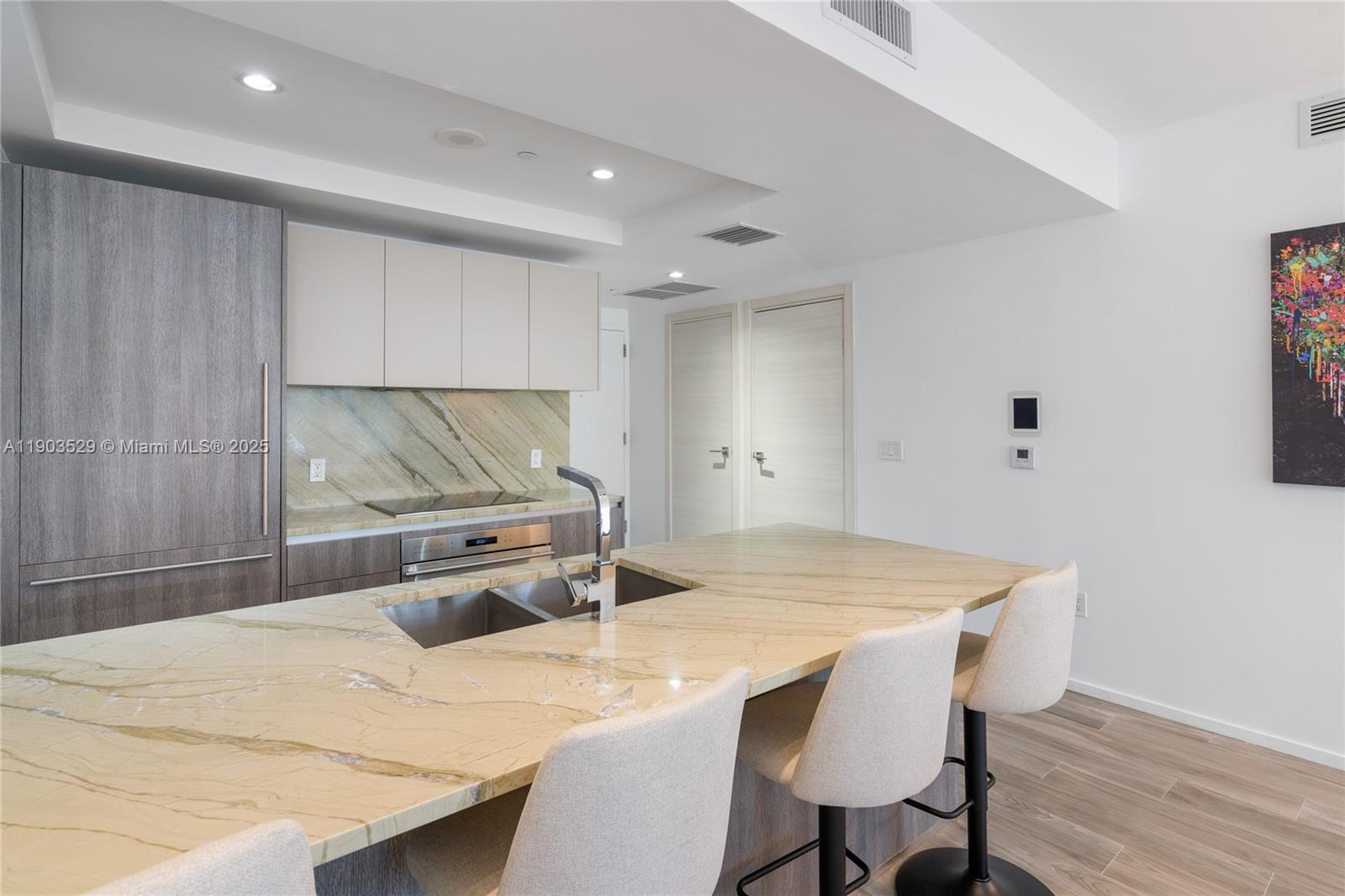 SLS Lux - Residential Lease