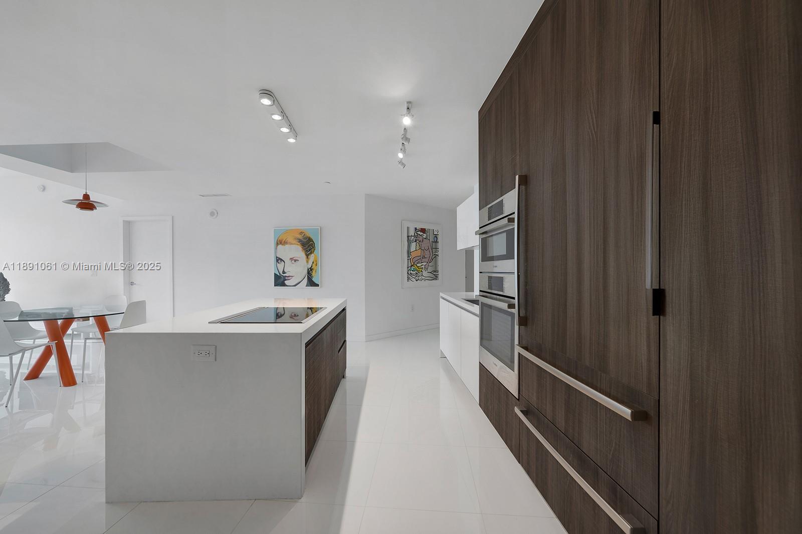 PARAMOUNT MIAMI WORLDCENT - Residential