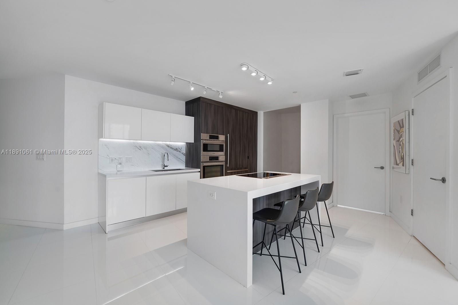 PARAMOUNT MIAMI WORLDCENT - Residential