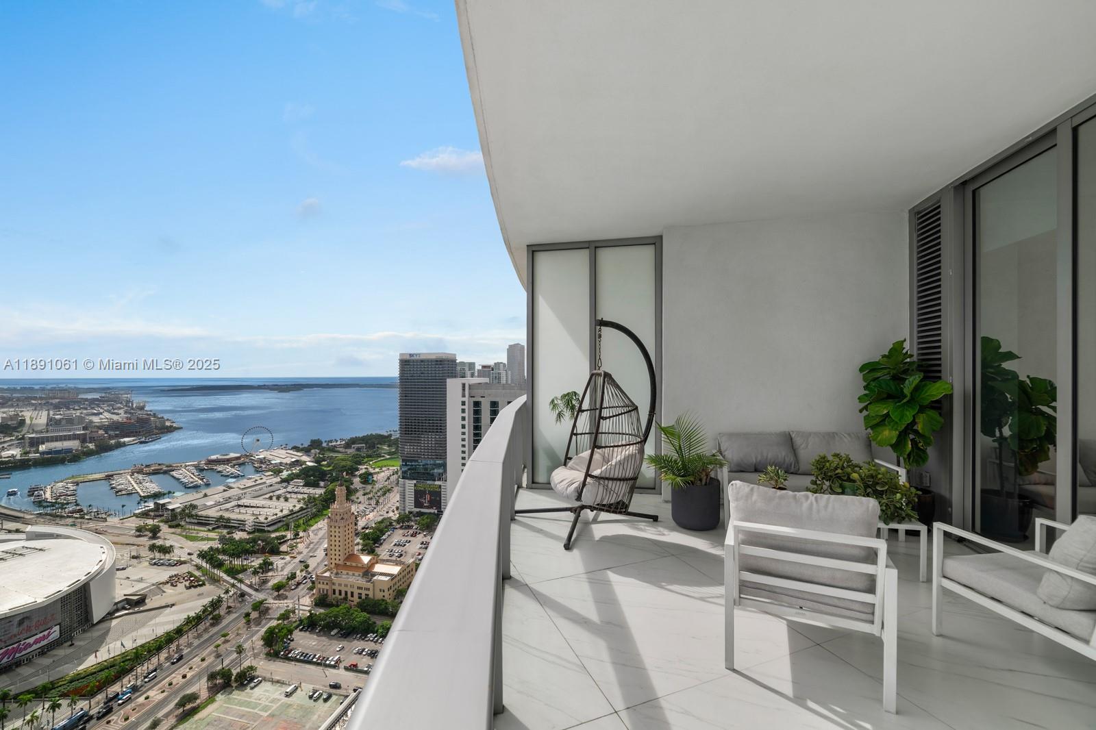 PARAMOUNT MIAMI WORLDCENT - Residential