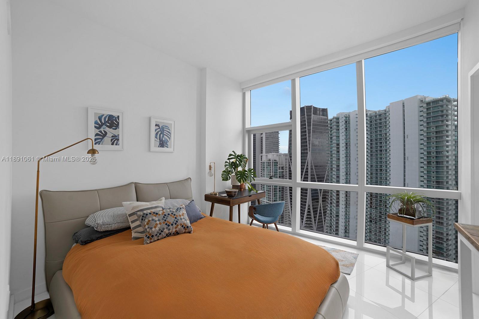 PARAMOUNT MIAMI WORLDCENT - Residential