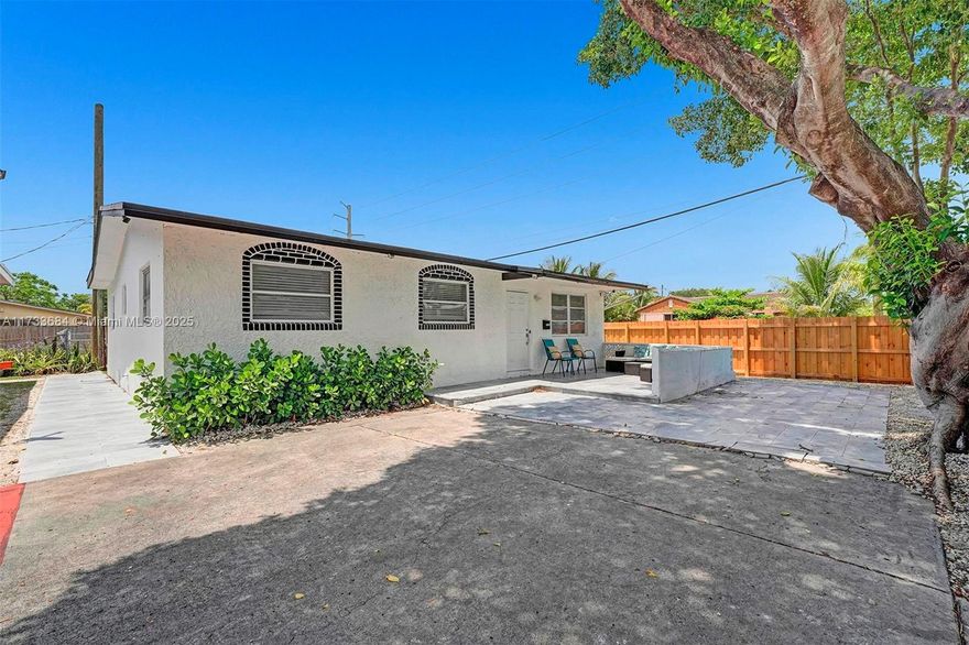 Fully Remodeled, 3 Bedroom and 2 Bathroom home.  Open concept kitchen with marble counter tops and Stainless-steel appliances. Fully Remodeled bathrooms with marble and High-end Finishings. Separate laundry room. Spacious yard, Home has open front patio for you to enjoy your morning coffee.  No HOA. 7 Minute drive to Hollywood Beach and short walk to Hollywood Blvd where you can enjoy a wide selection of nightly entertainment including Restaurants and Nightclubs.