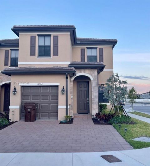11064 W 33 way 11064 Hialeah Gardens FL 33018
