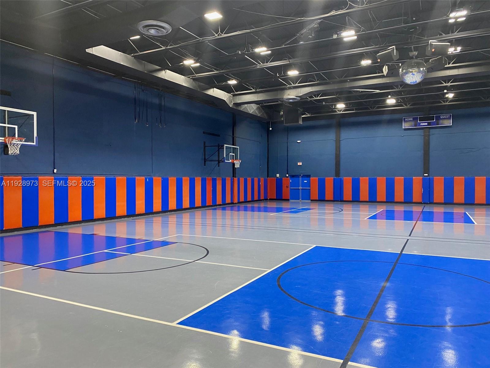 RACQUET CLUB APARTMENTS A - Residential