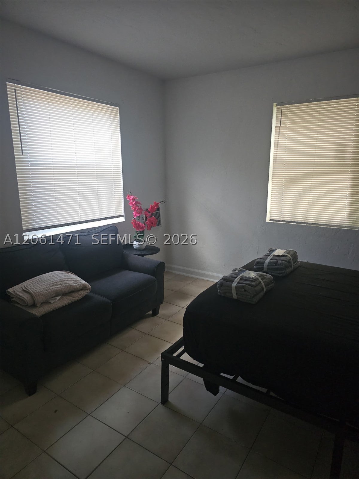 615 NE 4th St 1