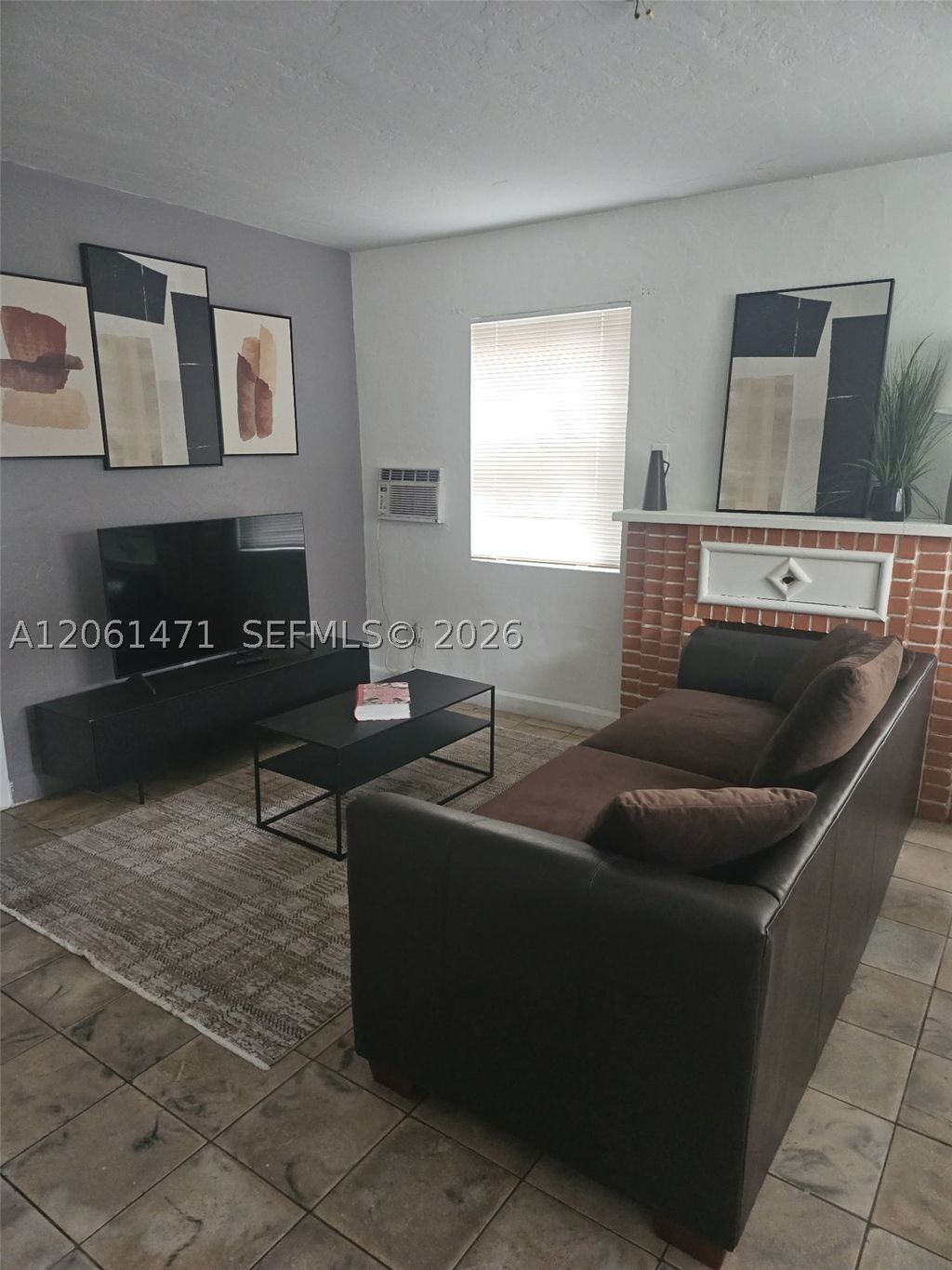 Photo of 615 NE 4th St #1, Hallandale Beach, FL 33009 (MLS # A12061471)