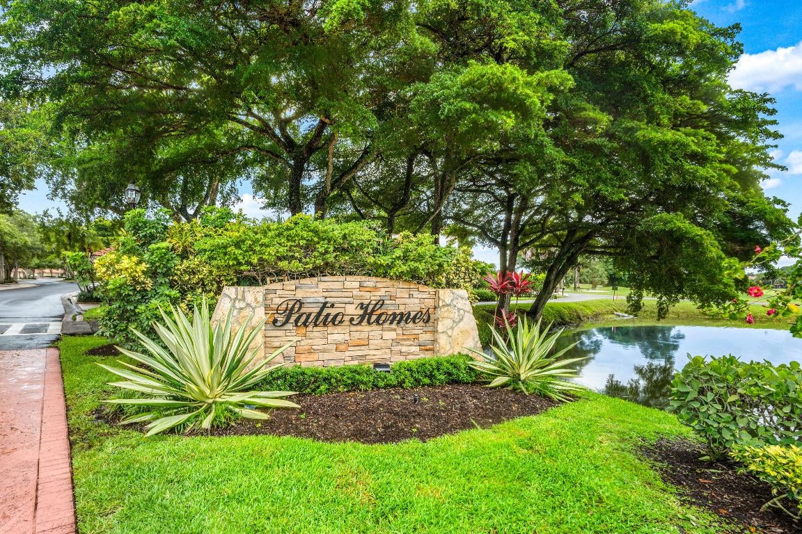 301 Old Way, Palm Beach Gardens FL 33418
