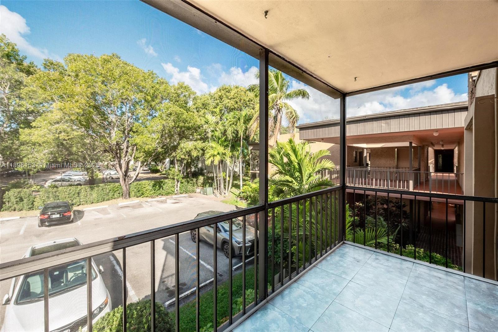 JACARANDA VILLAS NO 1 CON - Residential