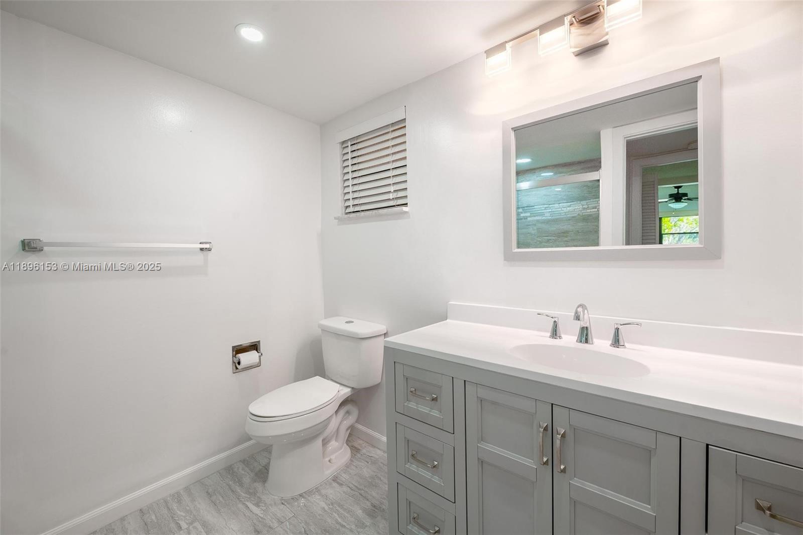 JACARANDA VILLAS NO 1 CON - Residential