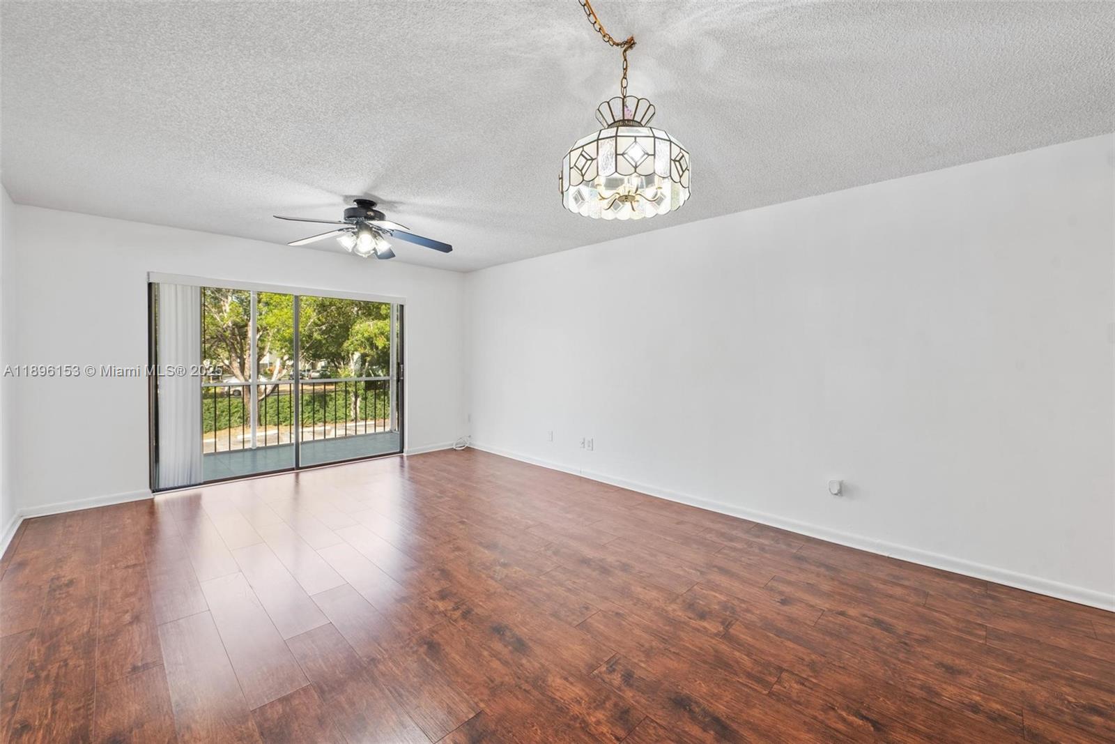 JACARANDA VILLAS NO 1 CON - Residential