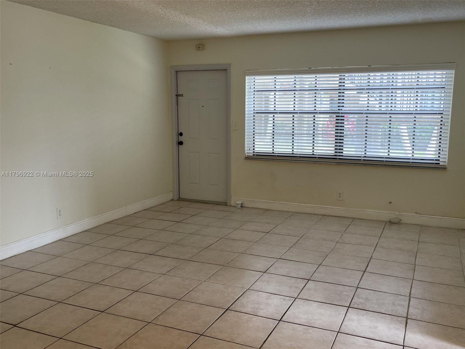2642 Riverside Dr 2642
