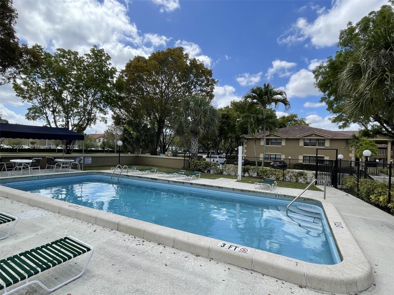 2642 Riverside Dr 2642