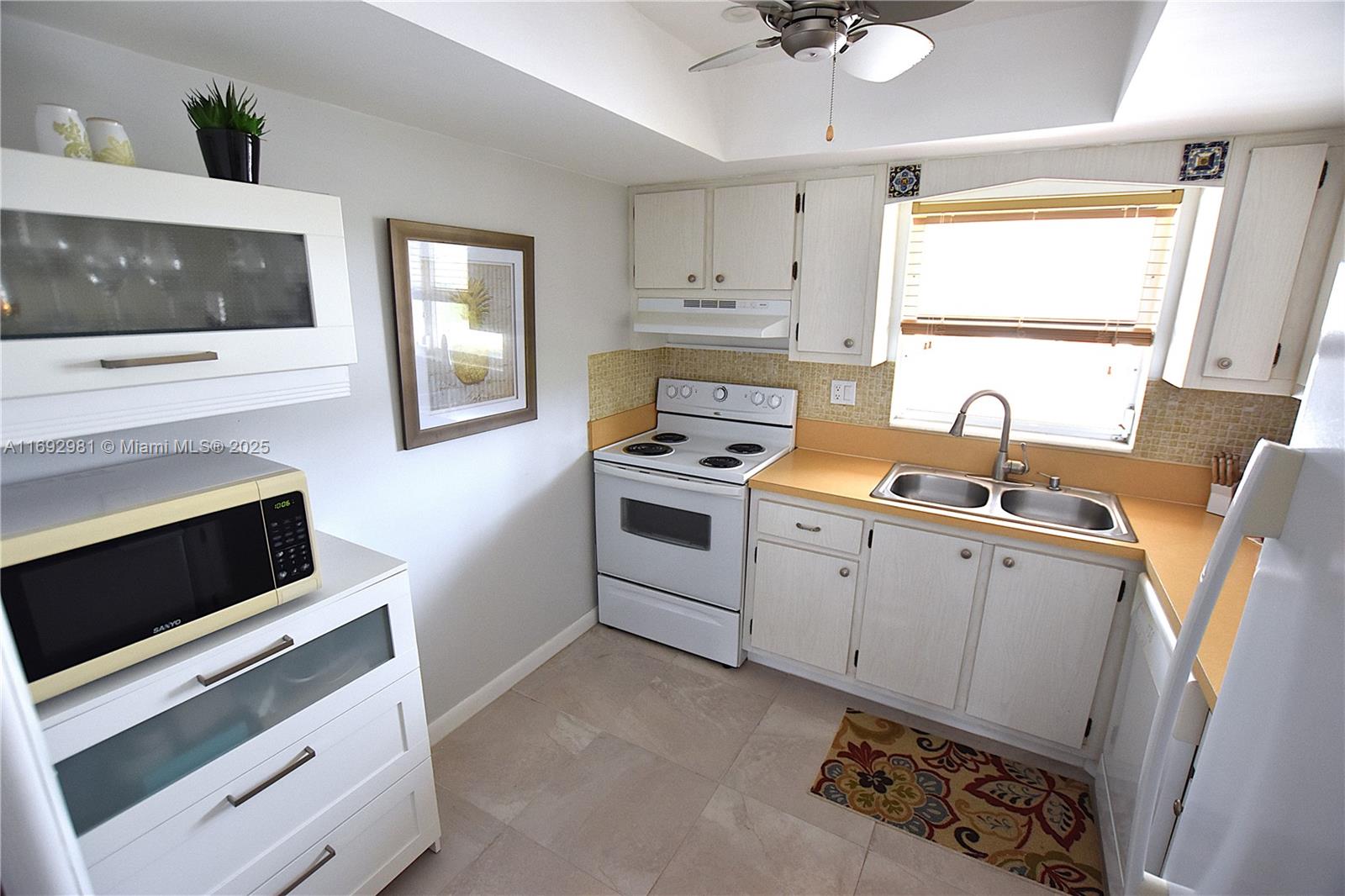 CRESTHAVEN VILLAS CONDO 2 - Residential
