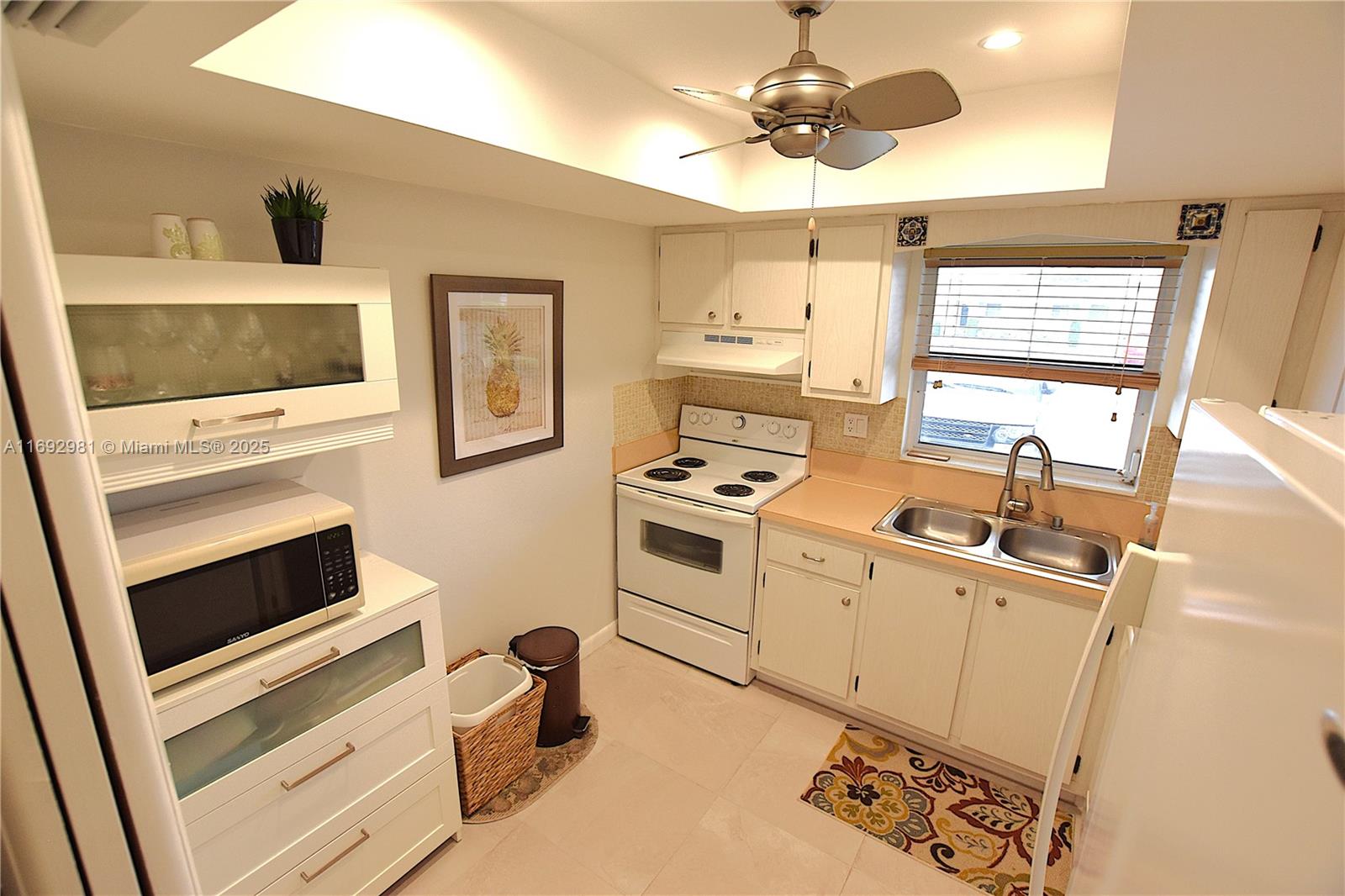 CRESTHAVEN VILLAS CONDO 2 - Residential