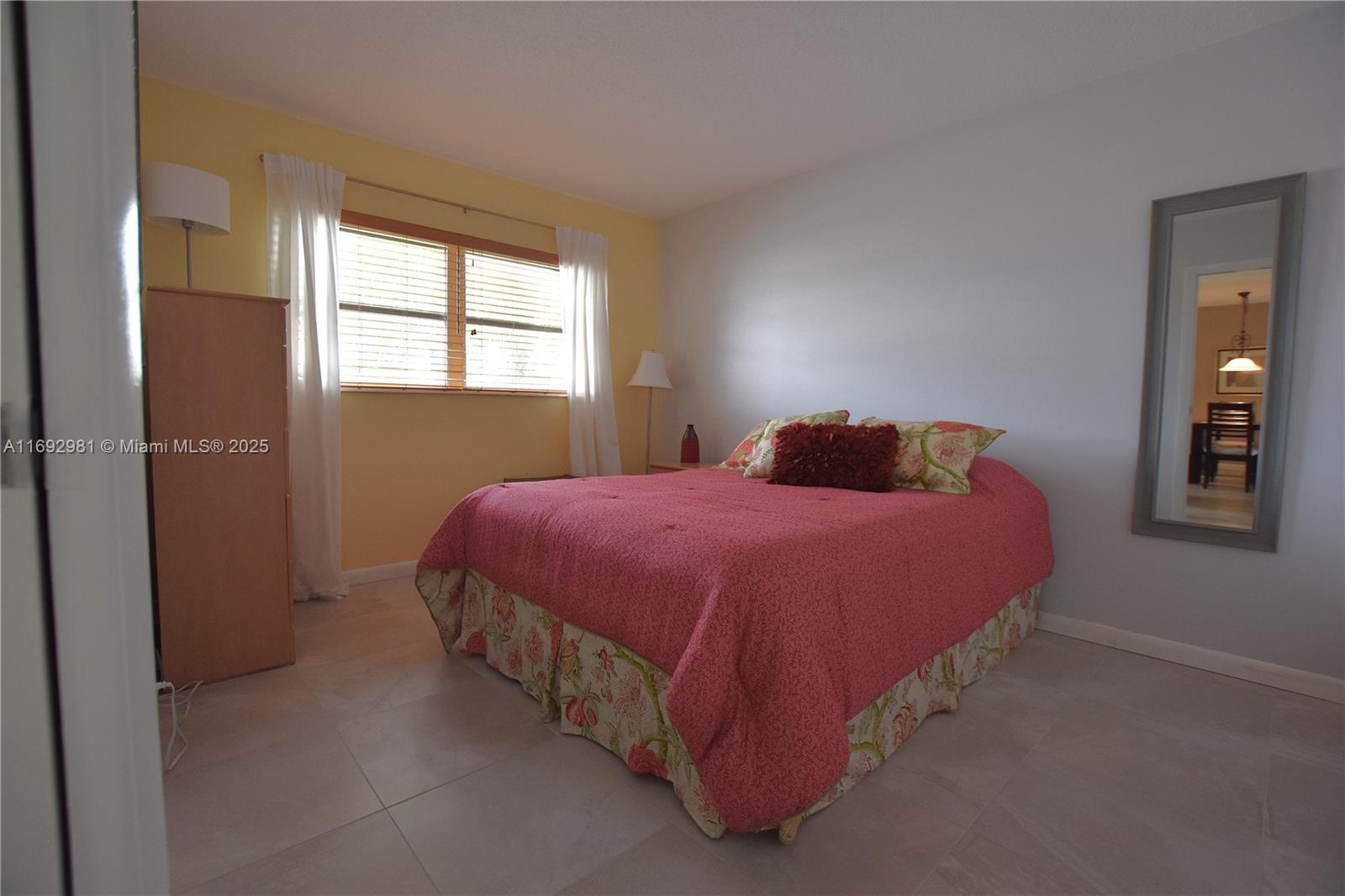 CRESTHAVEN VILLAS CONDO 2 - Residential