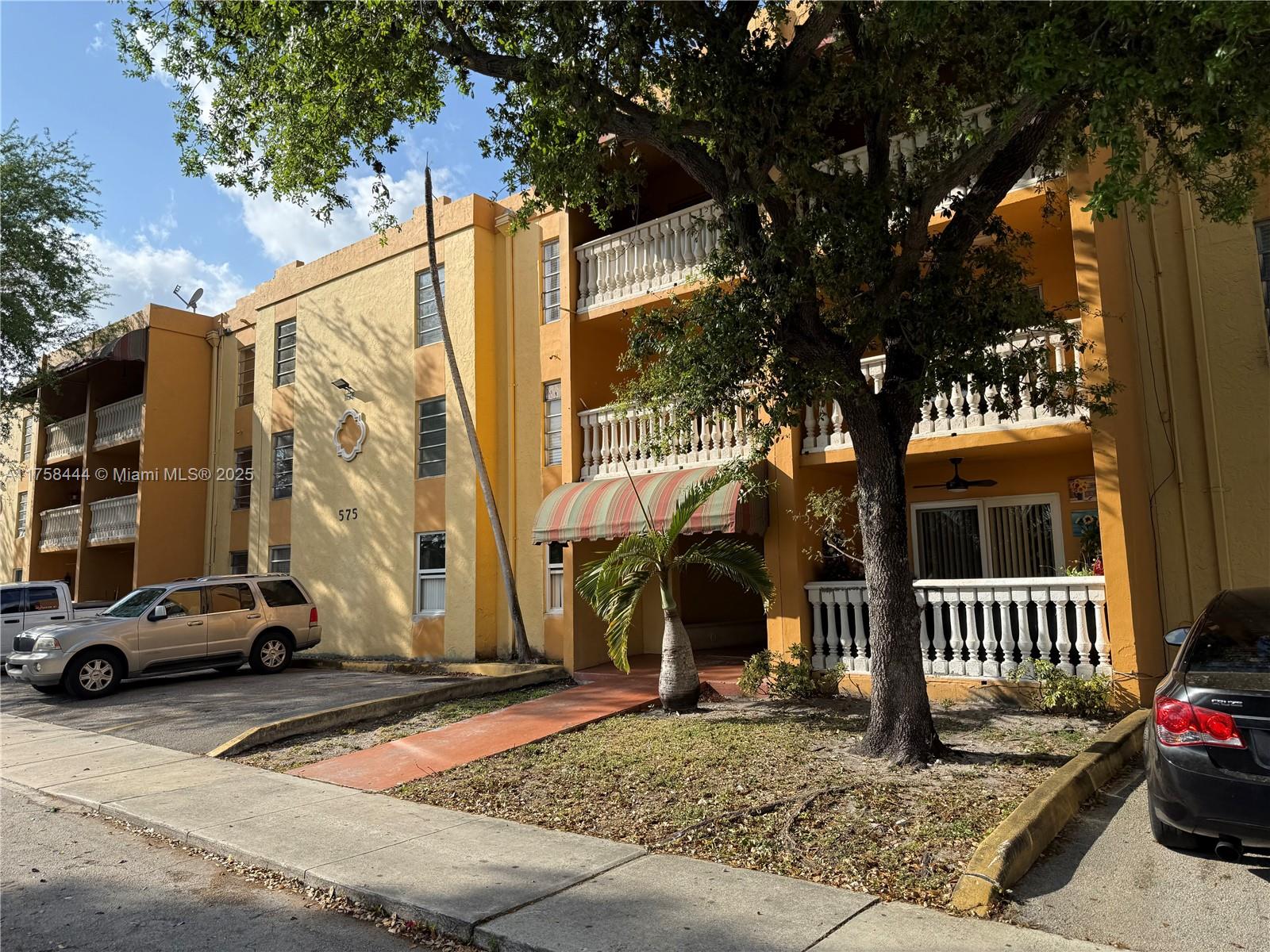 Rental Property at 575 W 69th St 205, Hialeah, Miami-Dade County, Florida - Bedrooms: 2 
Bathrooms: 2  - $2,200 MO.