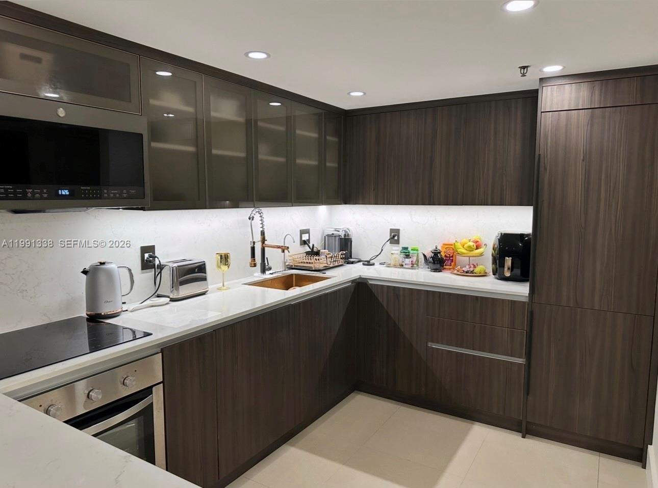 WATERVIEW CONDO - Residential