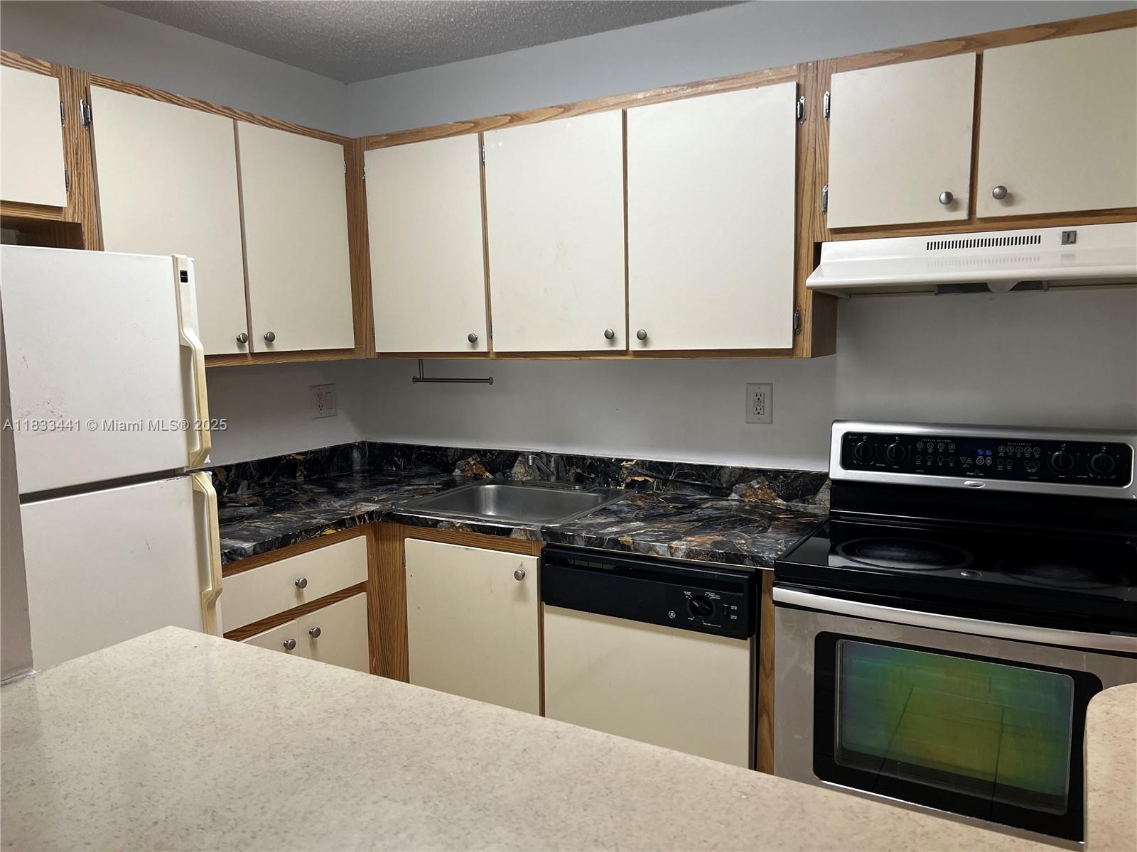 7090 NW 179th St 308