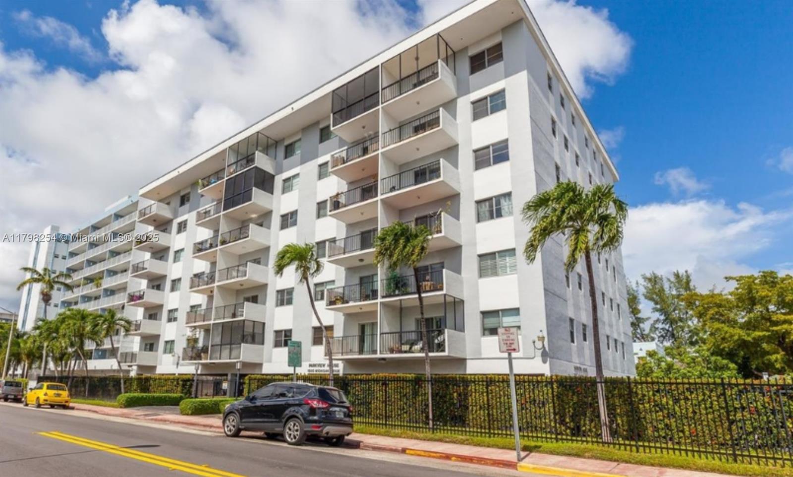 Rental Property at 1000 Michigan Ave 502, Miami Beach, Miami-Dade County, Florida - Bedrooms: 1 
Bathrooms: 2  - $2,700 MO.