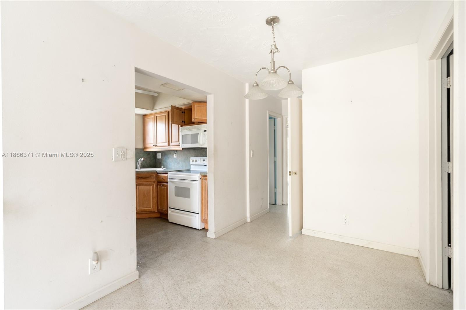 EASTSIDE VILLAS - Residential