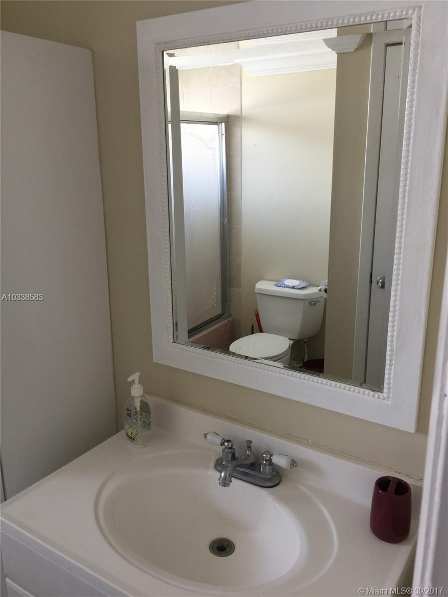 JADE WINDS GROUP - - Residential Lease