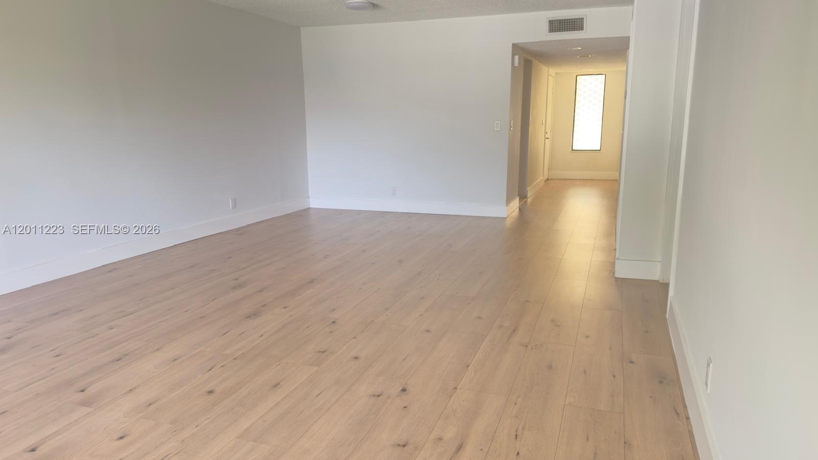 325 Lakeview Dr 202