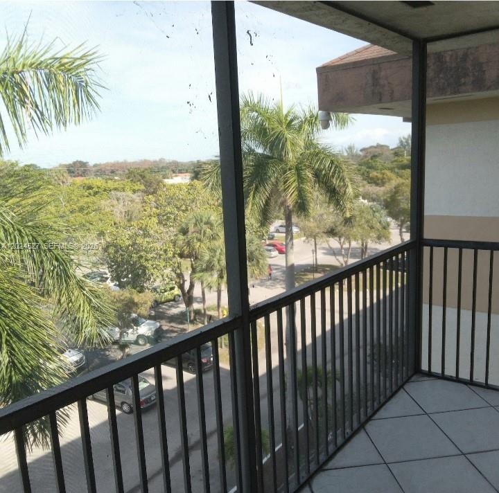 INVERWOOD CONDO - Residential Lease