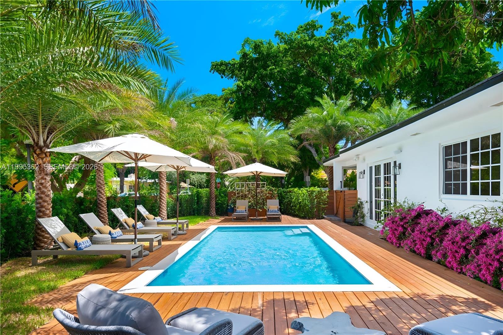 FLAMINGO TERRACE EXTENSIO - Residential Lease