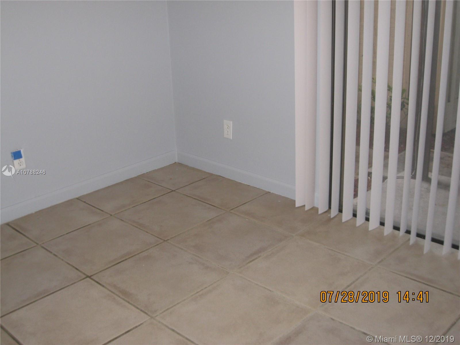 PARKWOOD CONDO - Residential