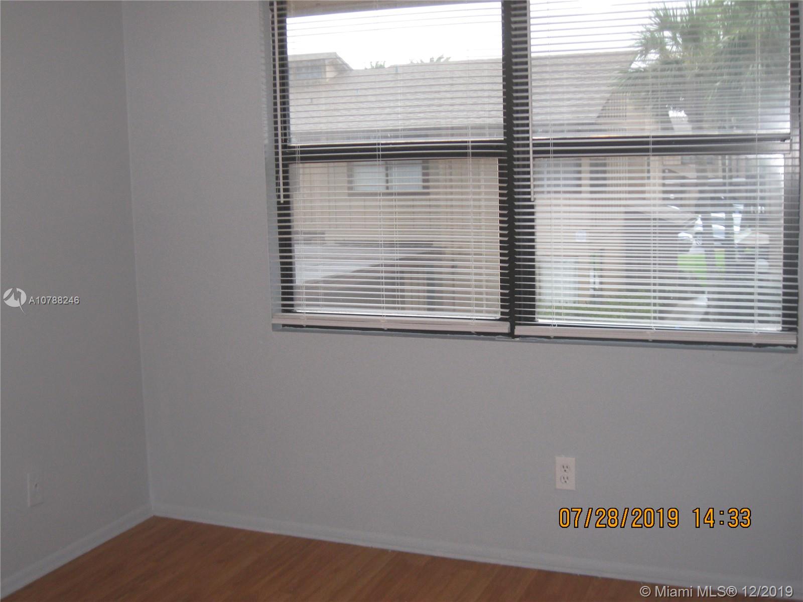 PARKWOOD CONDO - Residential