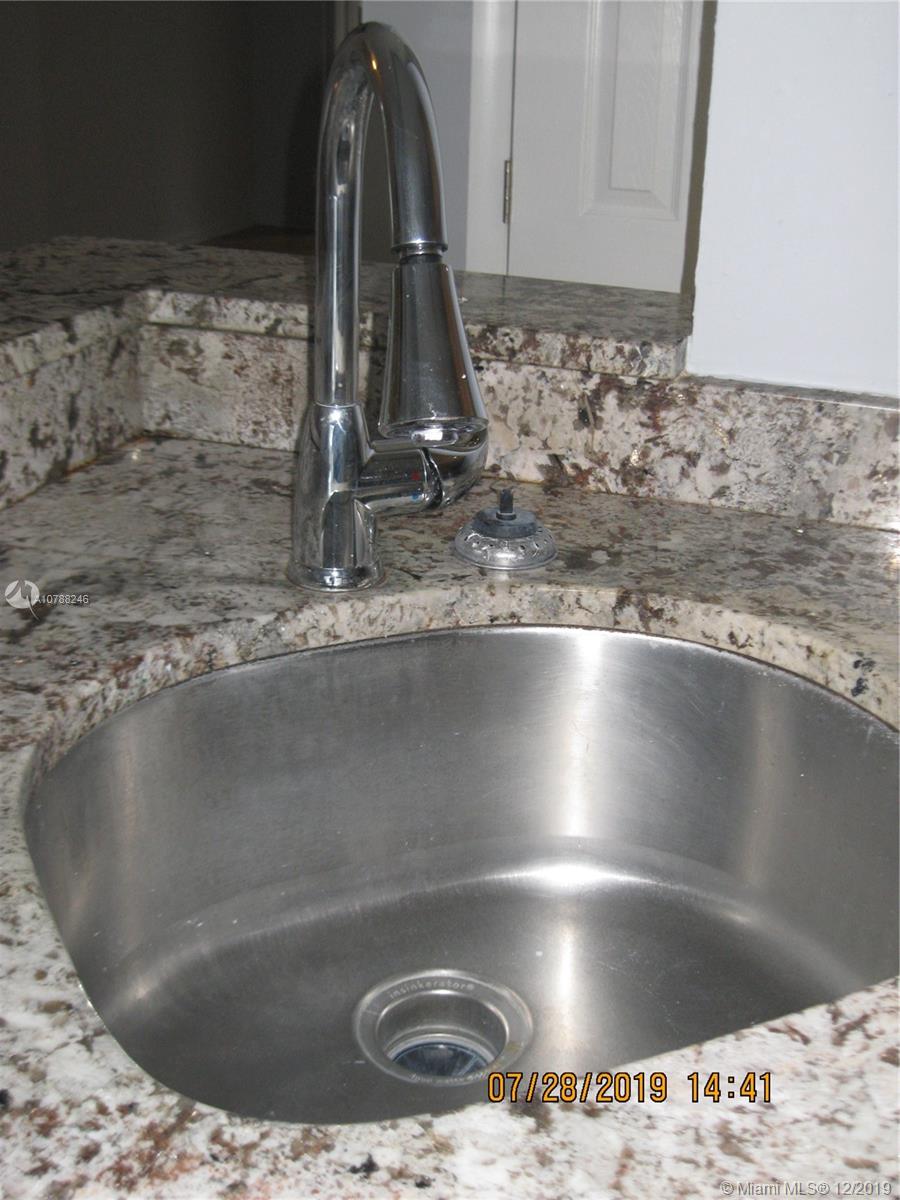 PARKWOOD CONDO - Residential